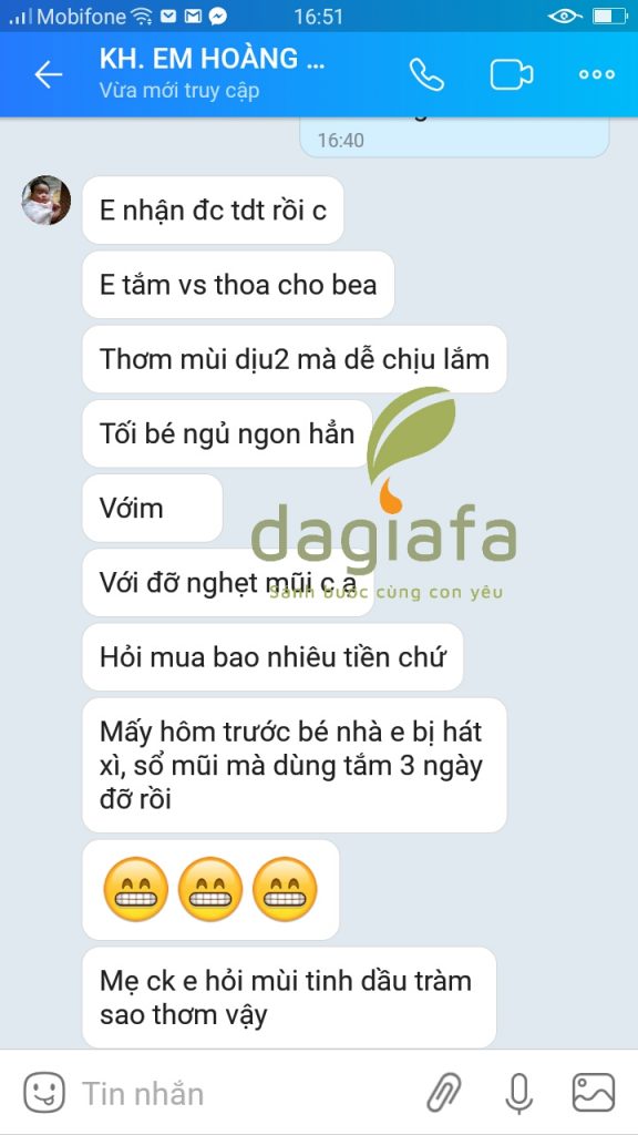 Chị Hoàng Anh mua dầu tràm cho bé